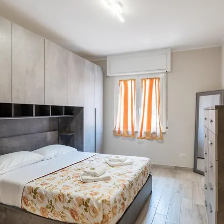 Guesthost - Cozy Flat Near Concattedrale San Siro Apartamento *