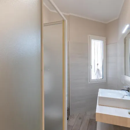 Guesthost - Cozy Flat Near Concattedrale San Siro Apartamento *