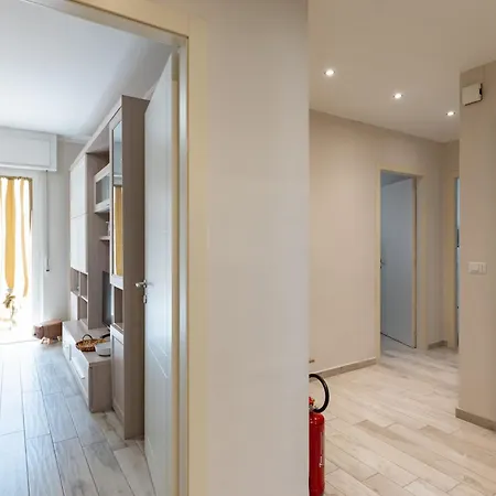 Apartamento Guesthost - Cozy Flat Near Concattedrale San Siro *