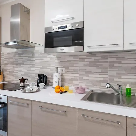 Guesthost - Cozy Flat Near Concattedrale San Siro * Sanremo