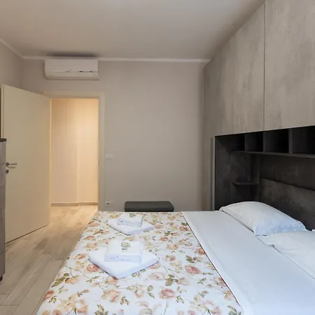 Apartamento Guesthost - Cozy Flat Near Concattedrale San Siro