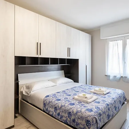 Guesthost - Cozy Flat Near Concattedrale San Siro Apartamento